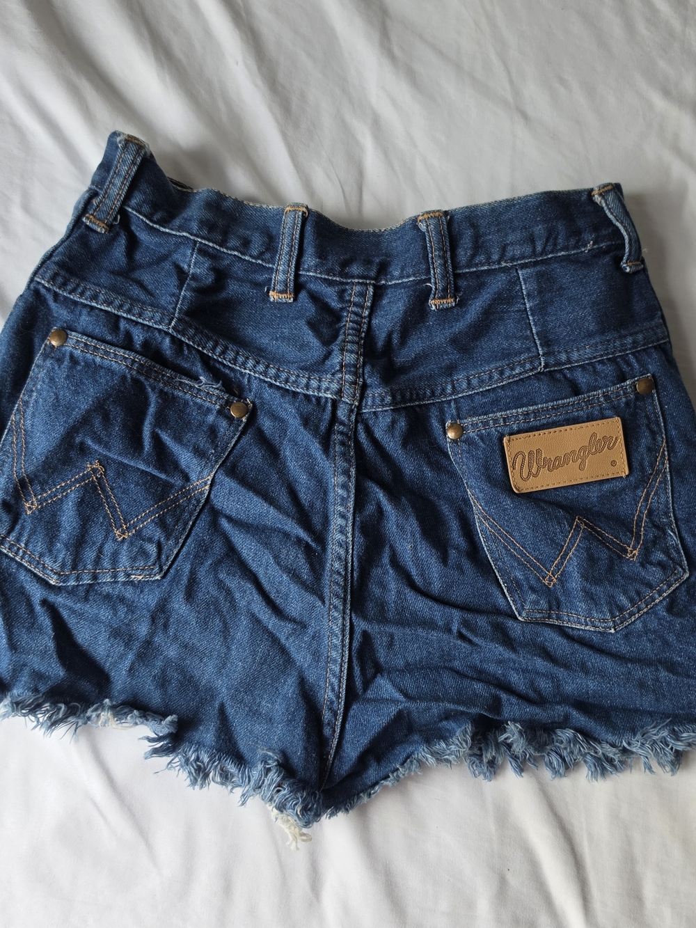 VTG 70s Wrangler High Rise Blue Denim Distressed Cut Off Shorts Slim Fit Size 0